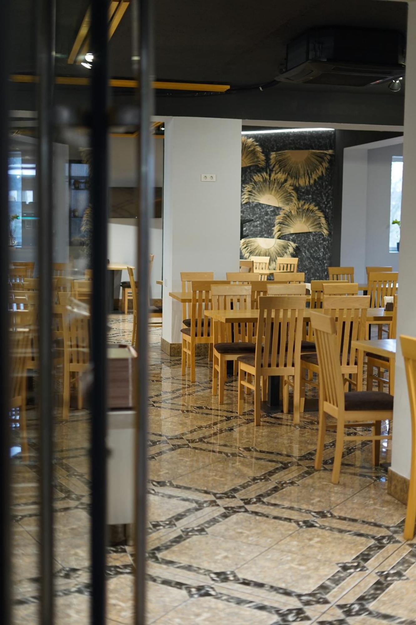 Like Hotel Kolomiya Ngoại thất bức ảnh