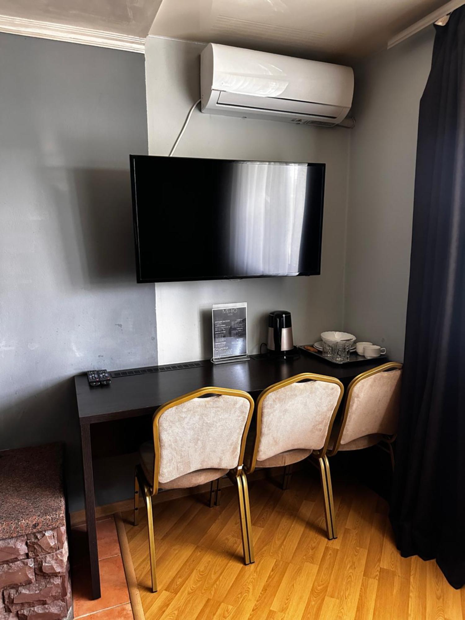 Like Hotel Kolomiya Ngoại thất bức ảnh